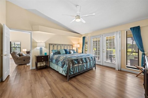 Commercial property in North Fort Myers, Florida 4 bedrooms, 268.12 sq.m. № 2386680 - photo 18