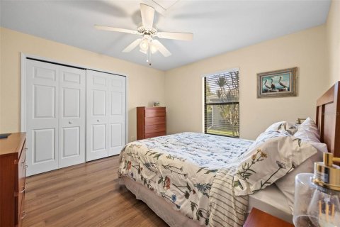 Commercial property in North Fort Myers, Florida 4 bedrooms, 268.12 sq.m. № 2386680 - photo 21
