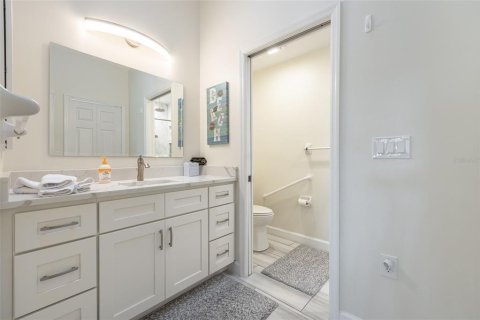 Commercial property in North Fort Myers, Florida 4 bedrooms, 268.12 sq.m. № 2386680 - photo 19