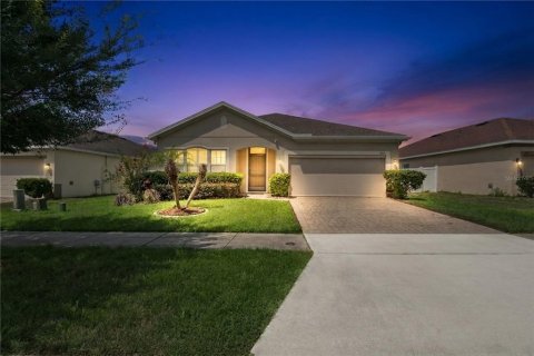 House in Groveland, Florida 4 bedrooms, 179.49 sq.m. № 2199469