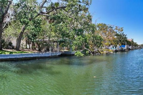House in Sarasota, Florida 3 bedrooms, 231.88 sq.m. № 1718259 - photo 5