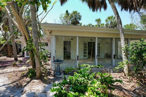 House in Sarasota, Florida 3 bedrooms, 231.88 sq.m. № 1718259 - photo 21