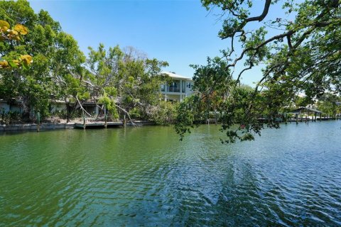 House in Sarasota, Florida 3 bedrooms, 231.88 sq.m. № 1718259 - photo 2