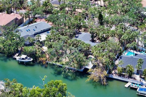 House in Sarasota, Florida 3 bedrooms, 231.88 sq.m. № 1718259 - photo 10