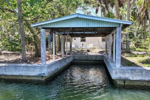 House in Sarasota, Florida 3 bedrooms, 231.88 sq.m. № 1718259 - photo 3