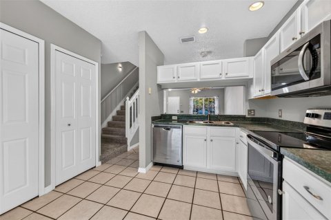 Touwnhouse à vendre à Tampa, Floride: 2 chambres, 107.02 m2 № 2208575 - photo 13