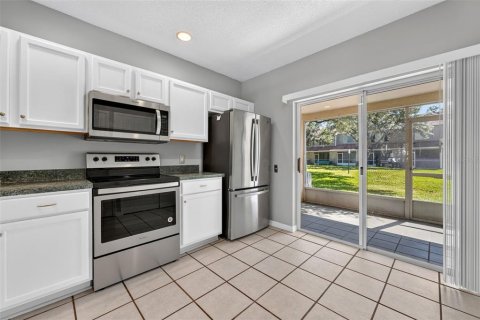 Touwnhouse à vendre à Tampa, Floride: 2 chambres, 107.02 m2 № 2208575 - photo 15