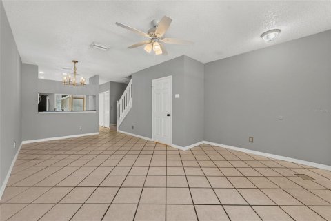 Touwnhouse à vendre à Tampa, Floride: 2 chambres, 107.02 m2 № 2208575 - photo 7