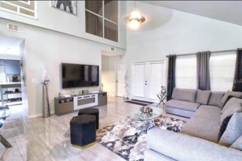 House in Orlando, Florida 3 bedrooms, 150.87 sq.m. № 2427673 - photo 4