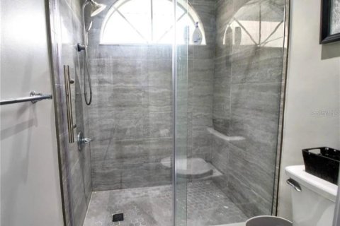 House in Orlando, Florida 3 bedrooms, 150.87 sq.m. № 2427673 - photo 7