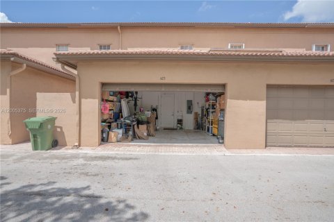 Townhouse in Pembroke Pines, Florida 3 bedrooms, 215.53 sq.m. № 2071912 - photo 4