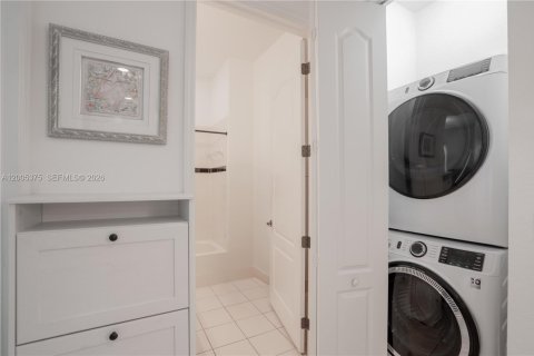 Townhouse in Pembroke Pines, Florida 3 bedrooms, 215.53 sq.m. № 2071912 - photo 12