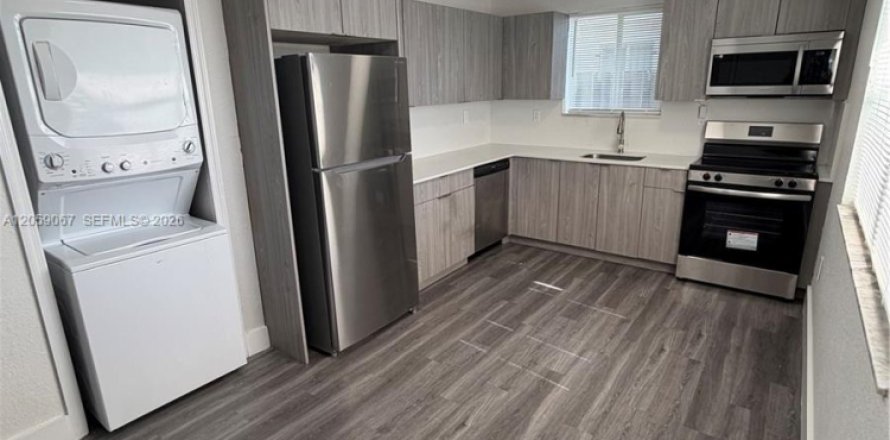 Villa ou maison à Miami, Floride 3 chambres, 98.48 m2 № 2169016