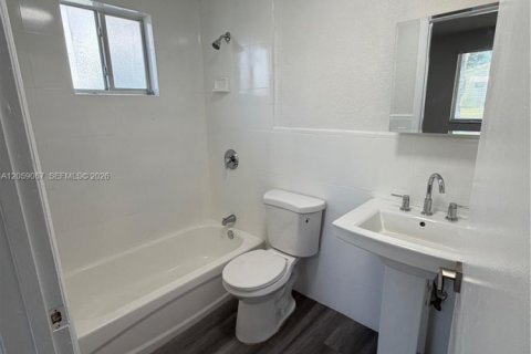 Villa ou maison à louer à Miami, Floride: 3 chambres, 98.48 m2 № 2169016 - photo 10
