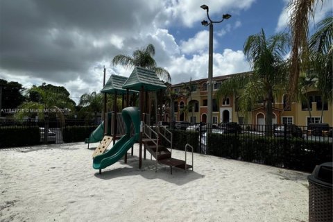 Copropriété à vendre à Hallandale Beach, Floride: 3 chambres, 106.93 m2 № 1838622 - photo 20