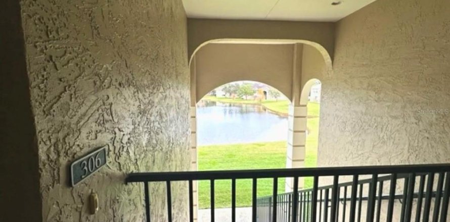 Condo in Winter Haven, Florida, 2 bedrooms № 2213107