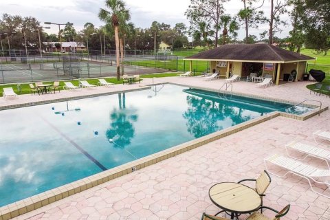 Condo in Winter Haven, Florida, 2 bedrooms № 2213107 - photo 24