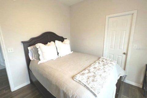Condo in Winter Haven, Florida, 2 bedrooms № 2213107 - photo 11