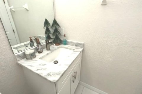 Condo in Winter Haven, Florida, 2 bedrooms № 2213107 - photo 13