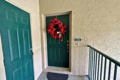 Condo in Winter Haven, Florida, 2 bedrooms № 2213107 - photo 2