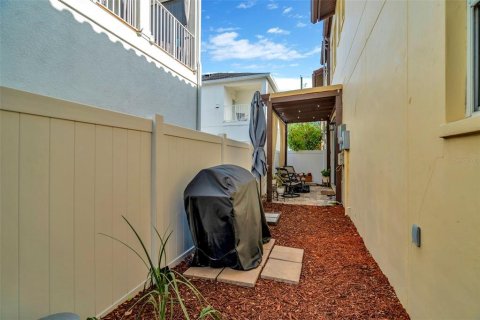 Adosado en venta en Tampa, Florida, 2 dormitorios, 158.12 m2 № 1734388 - foto 30