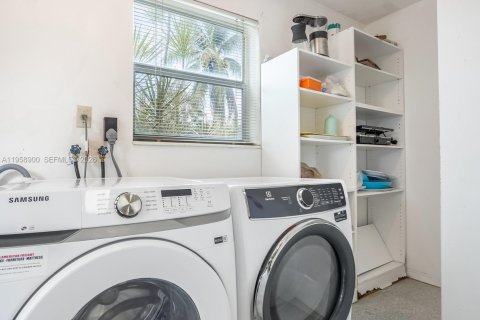 Купить виллу или дом в Холливуд, Флорида 3 спальни, 108.7м2, № 2017953 - фото 18