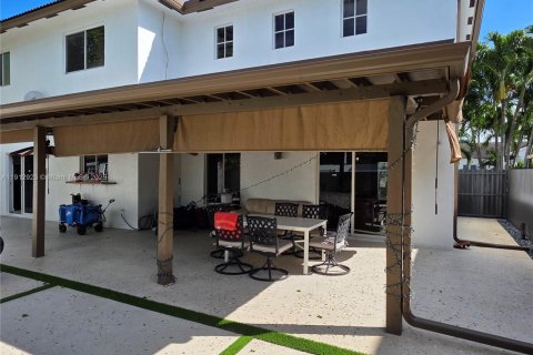 Casa en venta en Miami, Florida, 5 dormitorios, 251.95 m2 № 1969165 - foto 26
