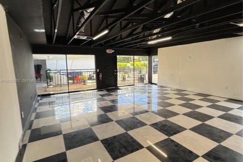 Immobilier commercial à vendre à Miami, Floride № 2084570 - photo 3