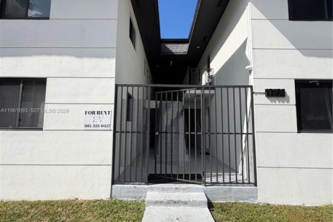 Villa ou maison à louer à North Miami Beach, Floride: 1 chambre, 81.75 m2 № 2024671 - photo 14