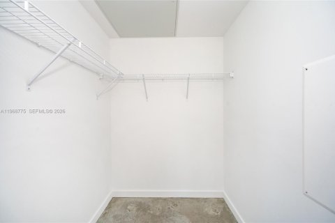 Condo in Miami, Florida, 1 bedroom  № 2031734 - photo 15