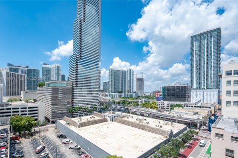 Condo in Miami, Florida, 1 bedroom  № 2031734 - photo 13