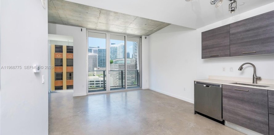 Condo in Miami, Florida, 1 bedroom  № 2031734