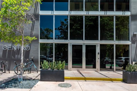 Condo in Miami, Florida, 1 bedroom  № 2031734 - photo 28