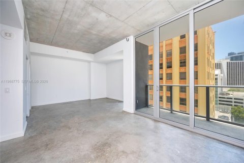 Condo in Miami, Florida, 1 bedroom  № 2031734 - photo 5