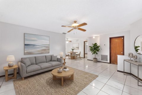 Villa ou maison à vendre à Port St. Lucie, Floride: 3 chambres, 124.12 m2 № 2382120 - photo 4