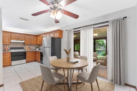 Villa ou maison à vendre à Port St. Lucie, Floride: 3 chambres, 124.12 m2 № 2382120 - photo 10