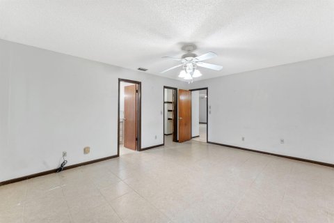 Villa ou maison à vendre à Port St. Lucie, Floride: 3 chambres, 124.12 m2 № 2382120 - photo 23
