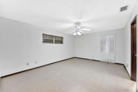 Villa ou maison à vendre à Port St. Lucie, Floride: 3 chambres, 124.12 m2 № 2382120 - photo 21