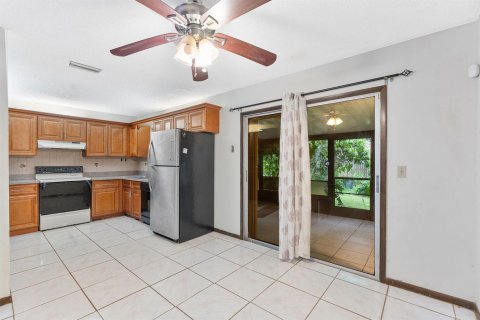 Villa ou maison à vendre à Port St. Lucie, Floride: 3 chambres, 124.12 m2 № 2382120 - photo 11
