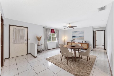 Villa ou maison à vendre à Port St. Lucie, Floride: 3 chambres, 124.12 m2 № 2382120 - photo 18