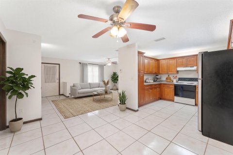 Villa ou maison à vendre à Port St. Lucie, Floride: 3 chambres, 124.12 m2 № 2382120 - photo 12