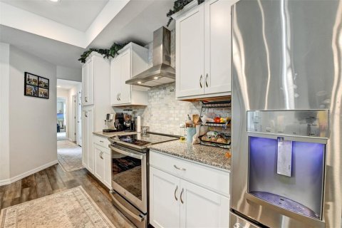 Casa en venta en Spring Hill, Florida, 4 dormitorios, 210.89 m2 № 2216755 - foto 11