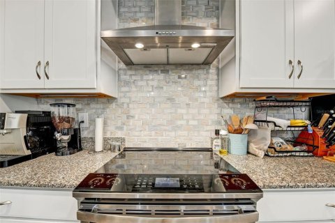 Casa en venta en Spring Hill, Florida, 4 dormitorios, 210.89 m2 № 2216755 - foto 12