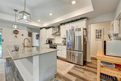 Casa en venta en Spring Hill, Florida, 4 dormitorios, 210.89 m2 № 2216755 - foto 10