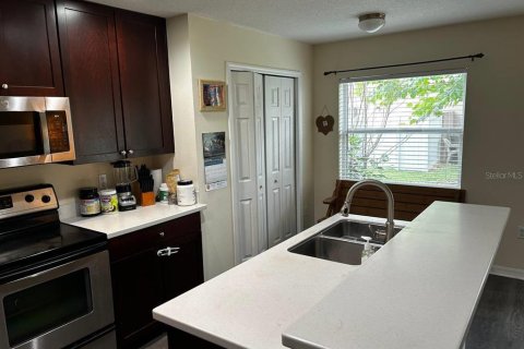 Touwnhouse à vendre à Oviedo, Floride: 3 chambres, 173.91 m2 № 2297055 - photo 4
