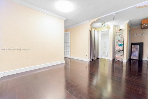 Condo in Hialeah, Florida, 3 bedrooms  № 1818517 - photo 16