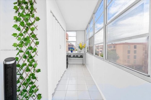Condo in Hialeah, Florida, 3 bedrooms  № 1818517 - photo 7