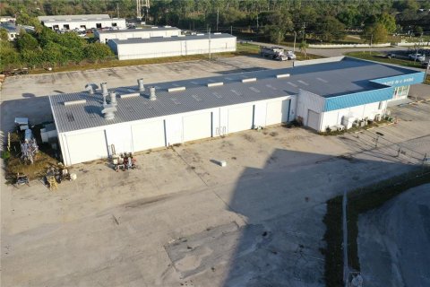 Propiedad comercial en alquiler en Punta Gorda, Florida, 455.59 m2 № 1592425 - foto 3