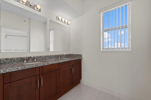 Copropriété à vendre à Miami, Floride: 2 chambres, 145.39 m2 № 2025870 - photo 22