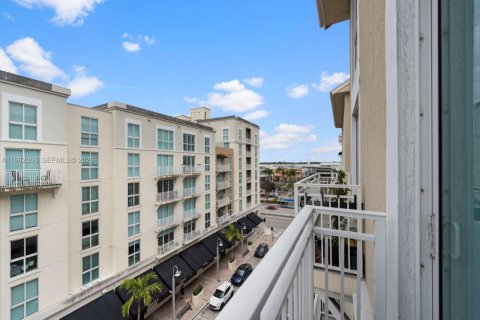 Copropriété à vendre à Miami, Floride: 2 chambres, 145.39 m2 № 2025870 - photo 27